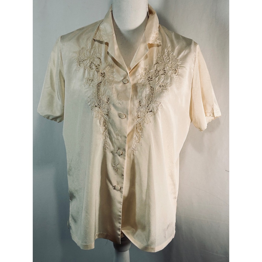 Vintage Cream Silk Hand Sewn embroidered Lace Button‎ Up Blouse